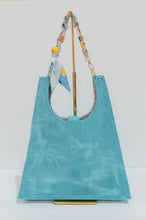 blue_leather_handbag