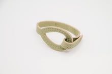 Rethreaded_leather_bracelet_palmetto