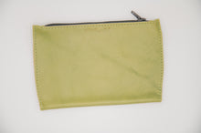 rethreaded_leather_zippouch_palmetto
