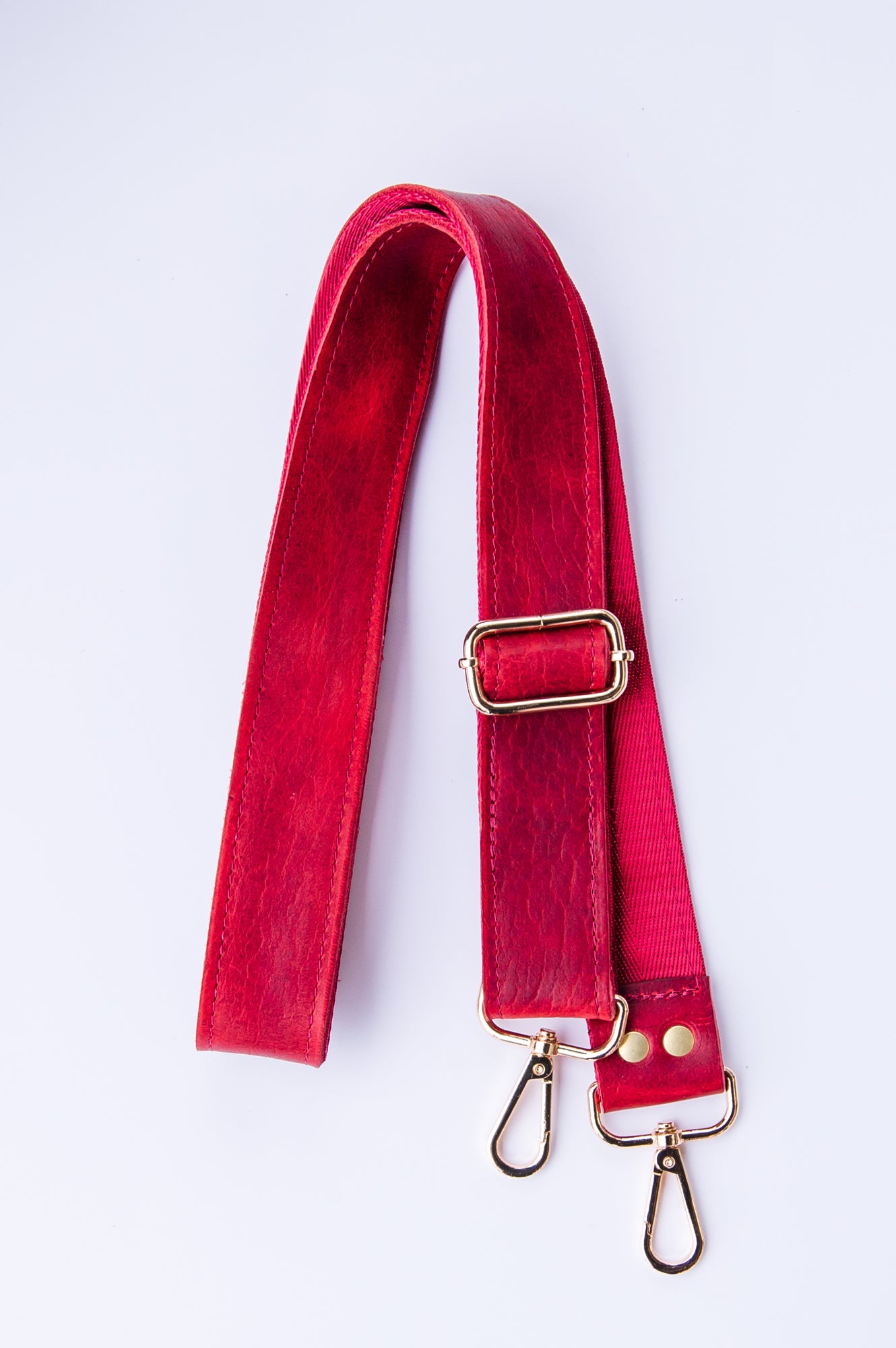 Red leather bag 2025 strap